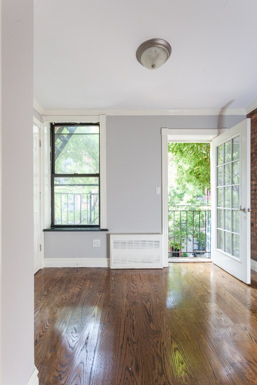 Primary Photo - 521 E 5th St