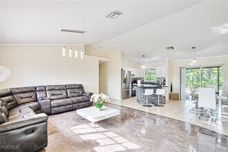 Building Photo - 2144 SW 19th Ave