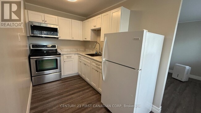 Building Photo - 1170 Hamilton Rd