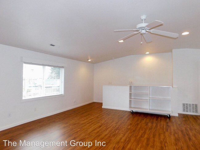 Building Photo - Studio, 1 bath House - 15108 SE 24th Street