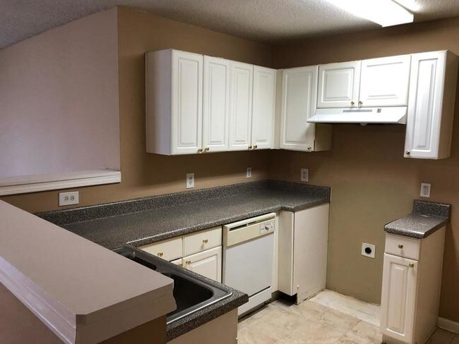 Foto del edificio - 185 Evergreen Dr