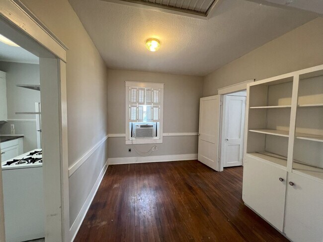 Foto del edificio - Mid-City Cottage