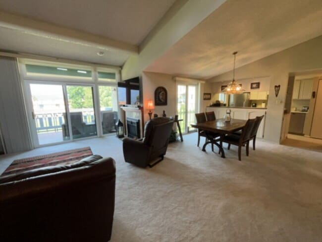 Building Photo - Looking for serenity? This is it! The outs...