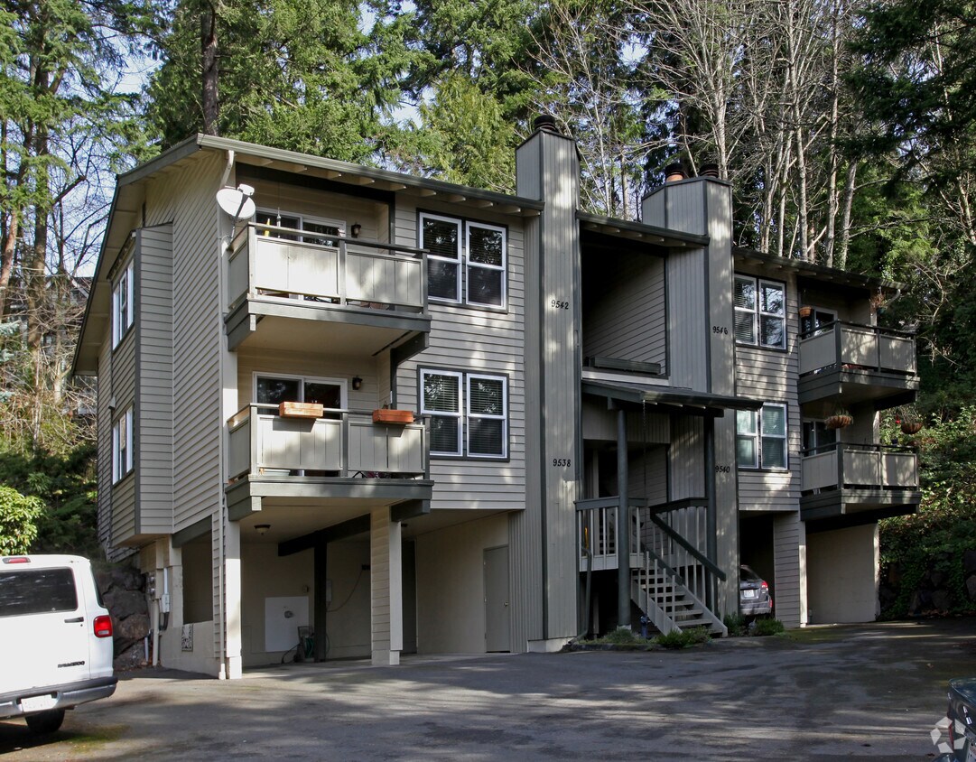 Primary Photo - 9530 Redmond Woodinville Rd NE