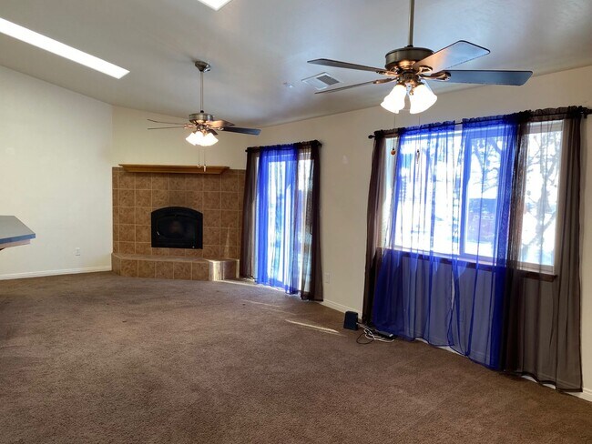 Building Photo - Charming Bear Valley Springs home
