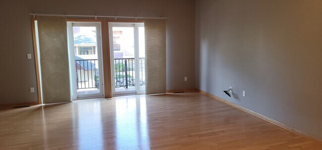 Foto del edificio - Beautiful 2 Bedroom Townhome for Rent in A...