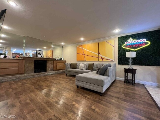 Building Photo - 2419 E Vegas Valley Dr