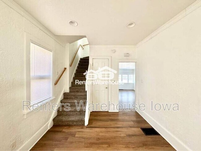Foto del edificio - 1144 E 8th St