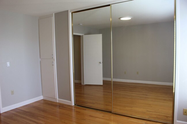 Foto del edificio - 740 Rhode Island St