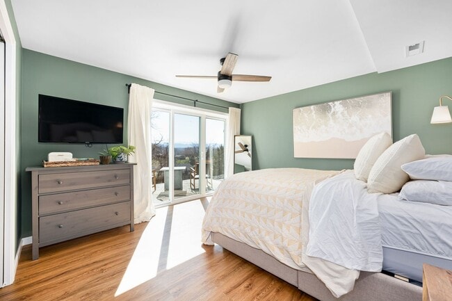 Building Photo - Beautiful 4 bedroom