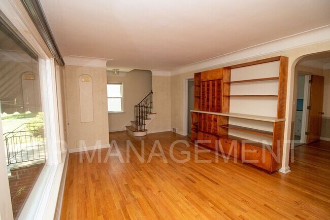Foto del edificio - Pristine 3 BD Colonial in South Euclid
