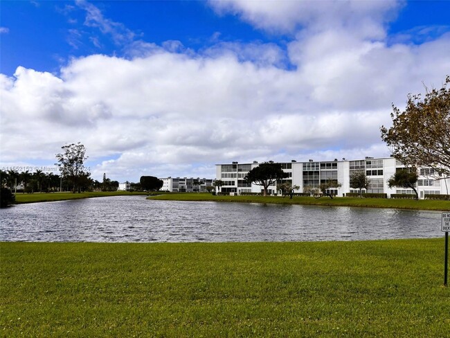 Foto del edificio - 3030 Hythe B