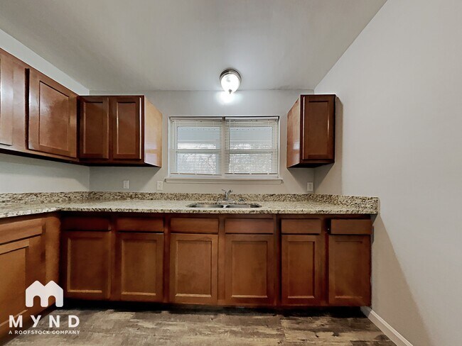 Building Photo - 6932 Delta Lake Dr