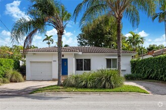 Building Photo - 8935 Hawthorne Ave