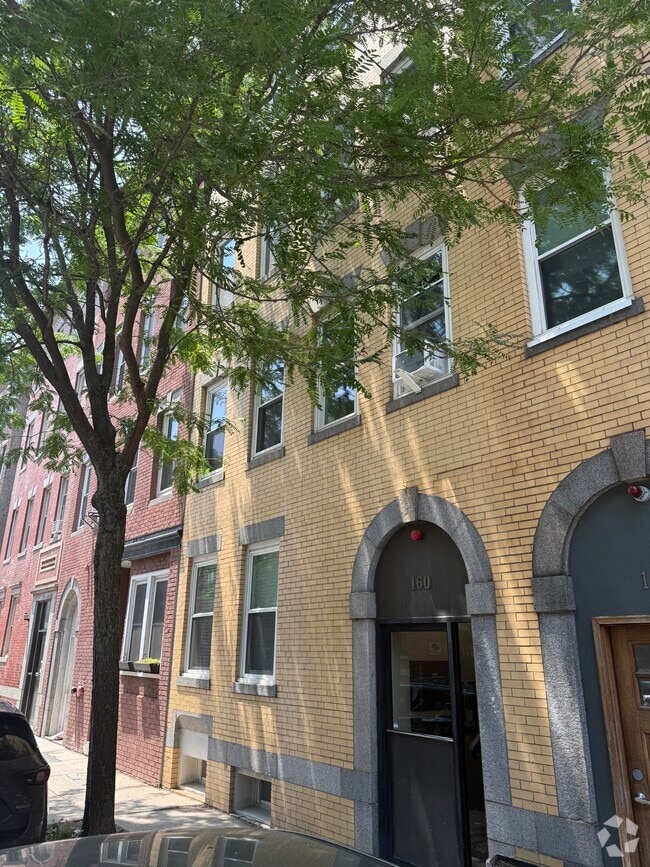 Building Photo - 160 Cottage St