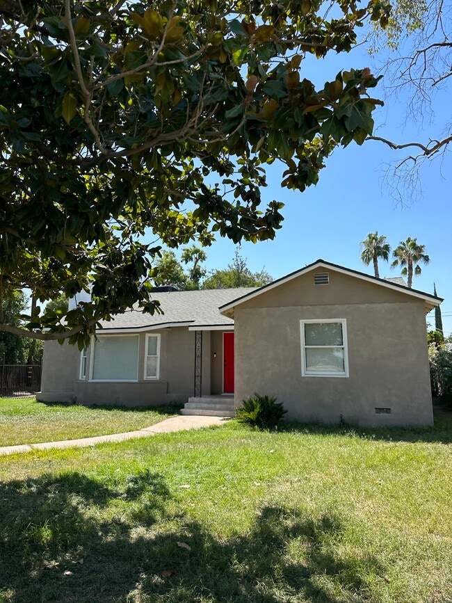 Building Photo - 135 A St
