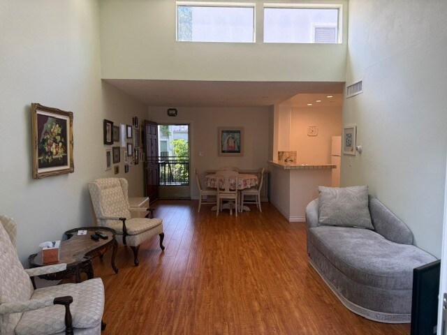 Foto del edificio - 18645 Hatteras St