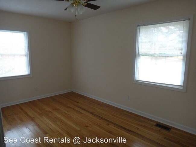 Building Photo - 3 br, 2 bath House - 204 STERLING ROAD