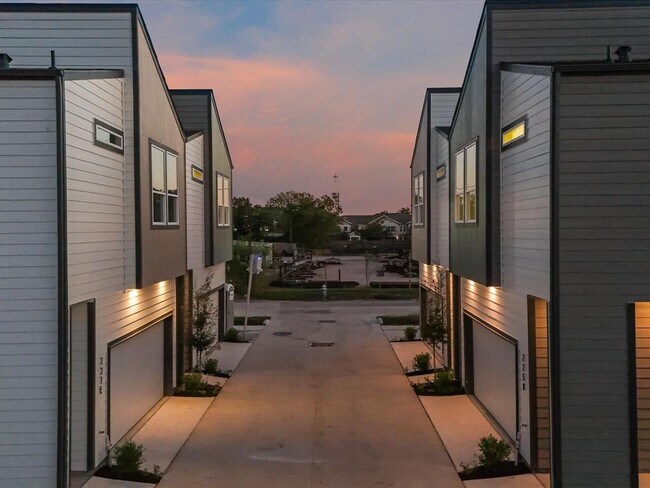 Foto del edificio - 227 Noras Ln