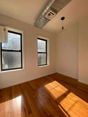 Building Photo - 854 Saint Johns Pl
