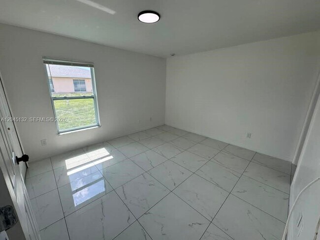 Foto del edificio - 732 Ichabod Ave