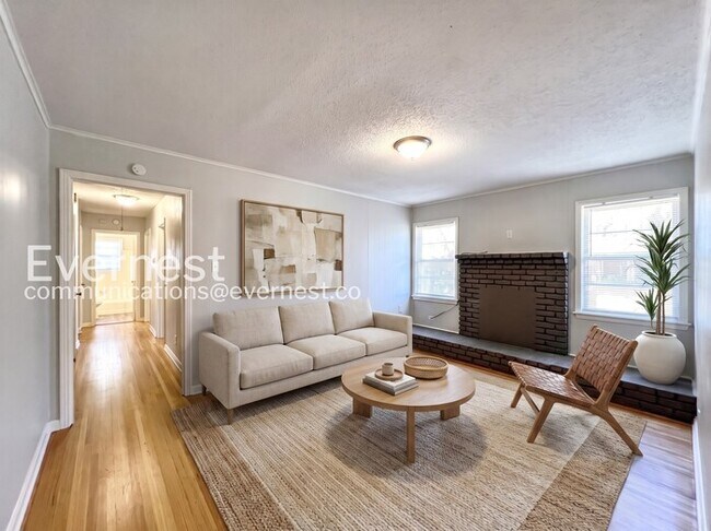 Building Photo - 3-Bedroom Home with Fenced Yard & Carport / Pet-Friendly / Coming Soon!