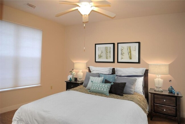 Building Photo - 1 Highlands Crossing Dr