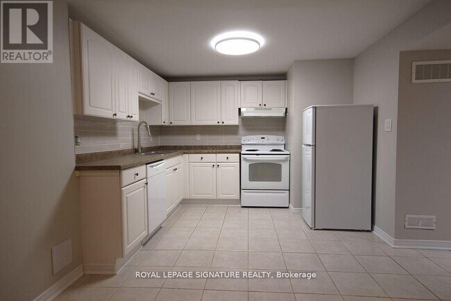 Building Photo - 70 Penbridge Cir