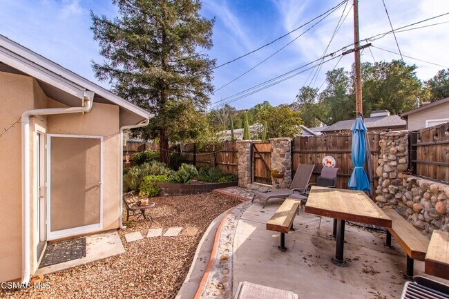 Foto del edificio - 1226 Aster St