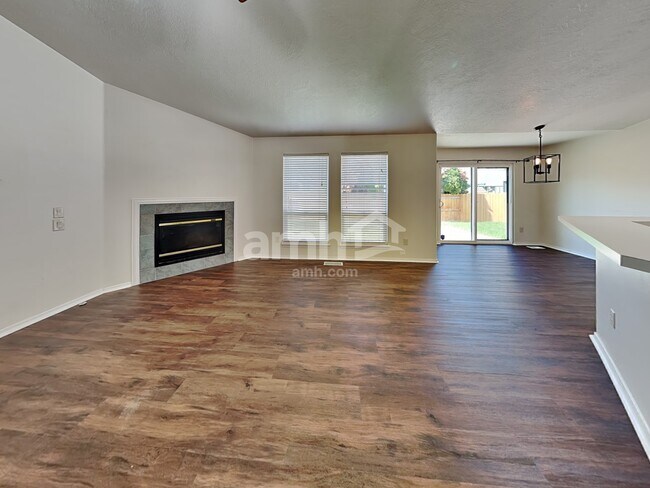Foto del edificio - 13350 W Rochester St