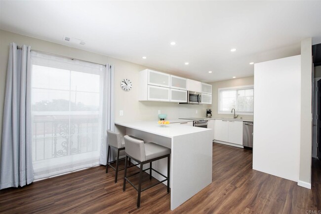 Building Photo - Turn-key 2 Bed 2 Bath retreat in Oceana 55...