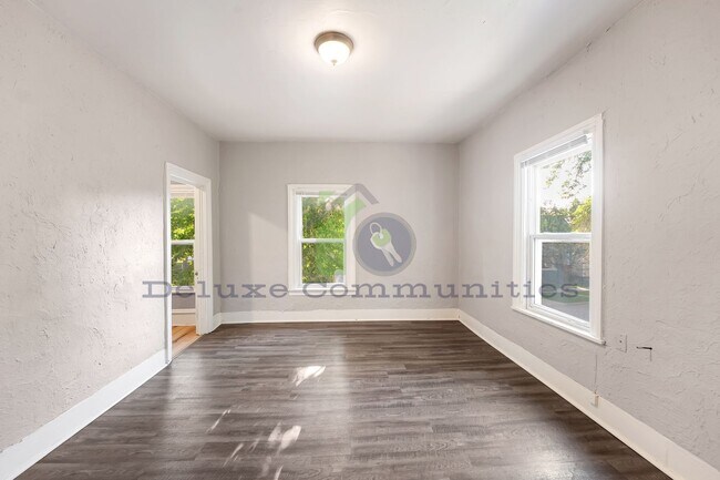 Foto del edificio - 155 National Ave NW