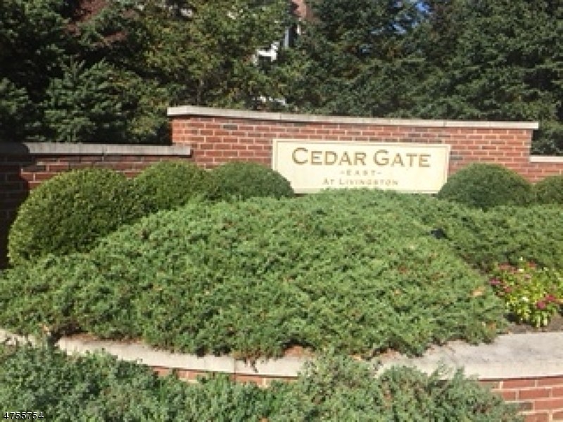 Primary Photo - 12 Cedar Gate Dr