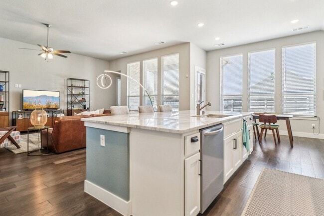 Foto del edificio - 847 Longbranch Way