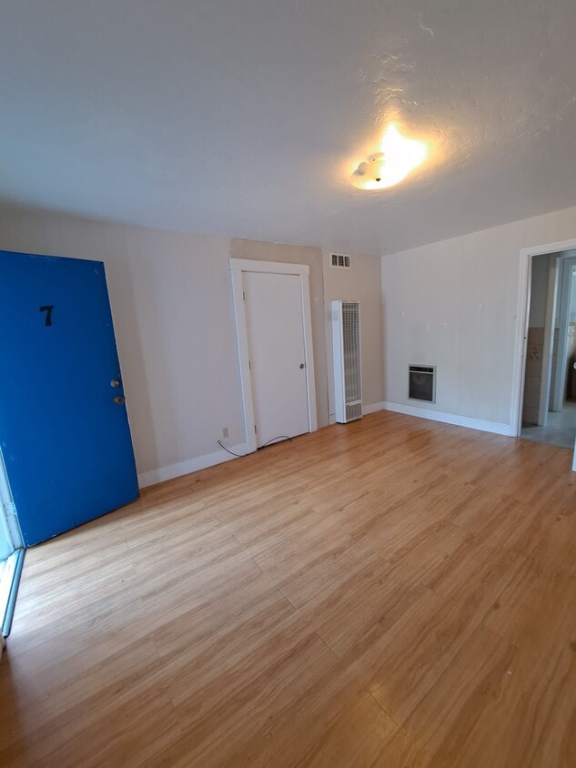 Primary Photo - 902 3rd St