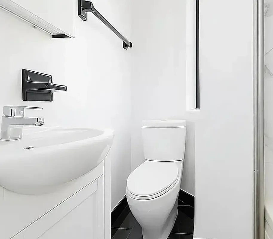 Building Photo - 126 Elizabeth St