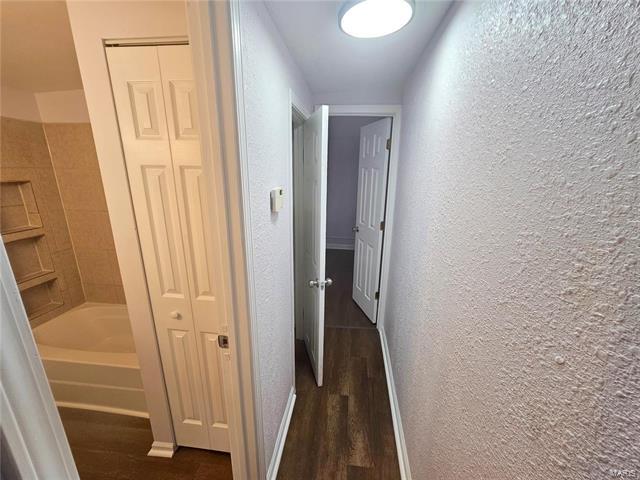 Foto del edificio - 939 Green Mt Ln