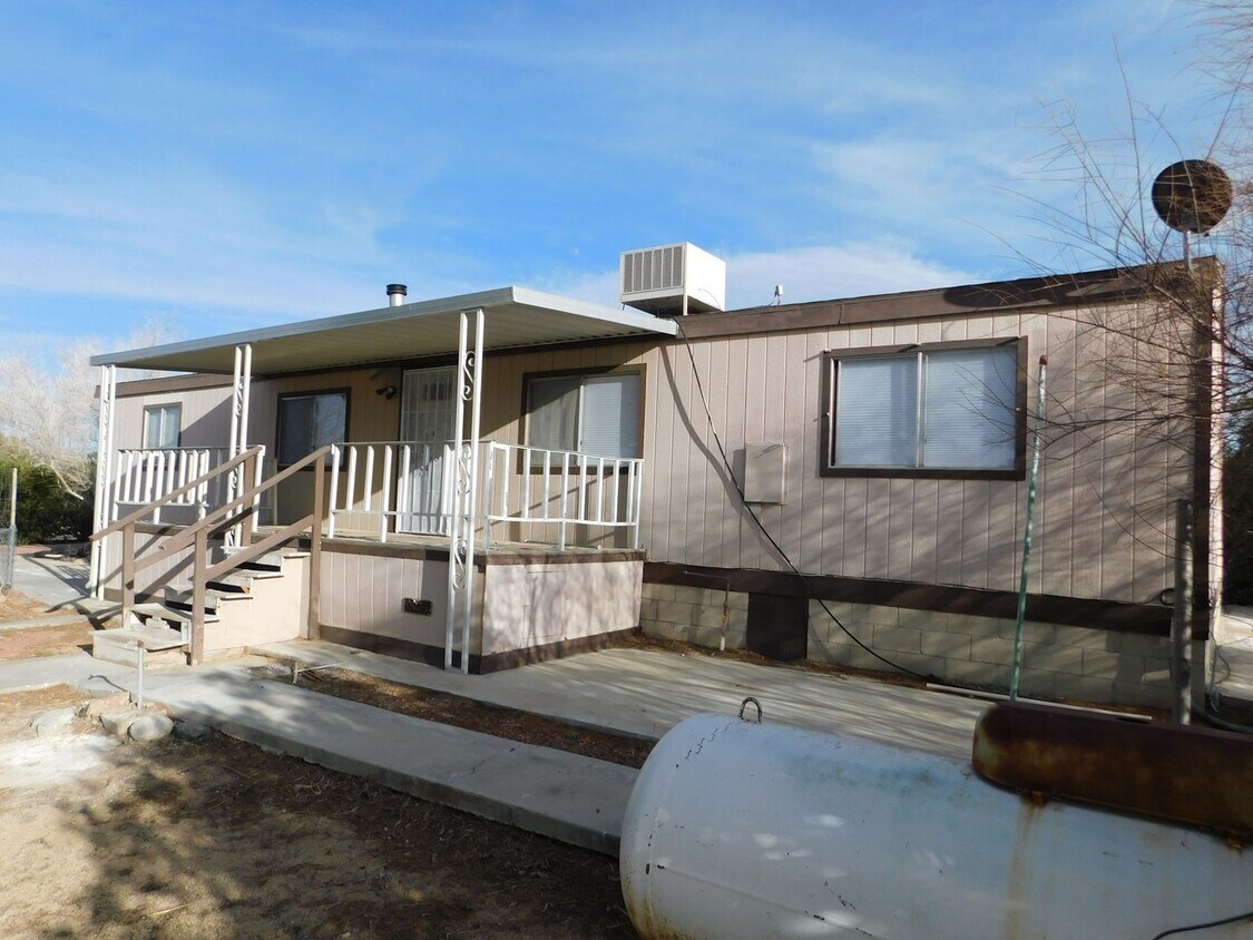 Primary Photo - Adorable House With a Huge Backyard!
