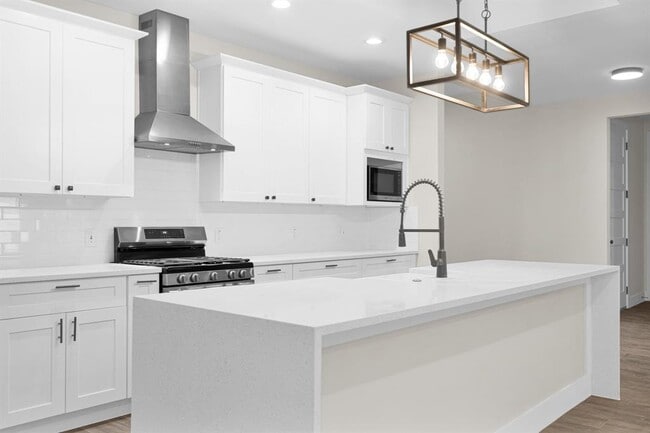 Building Photo - 257 Bentwood Dr
