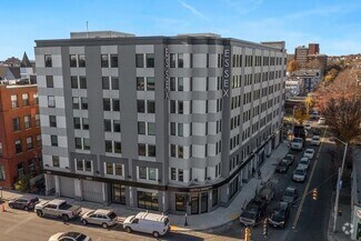 Building Photo - 585 Essex St