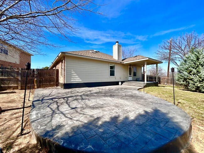 Building Photo - 1801 Rachel Ln