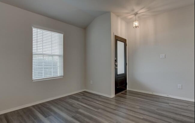 Building Photo - "Charming 3-Bed Oasis with Granite Elegance in Schertz – 1645 Sq Ft of Comfort!"