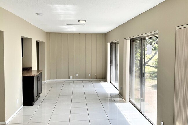 Foto del edificio - 4903 Banyan Ln