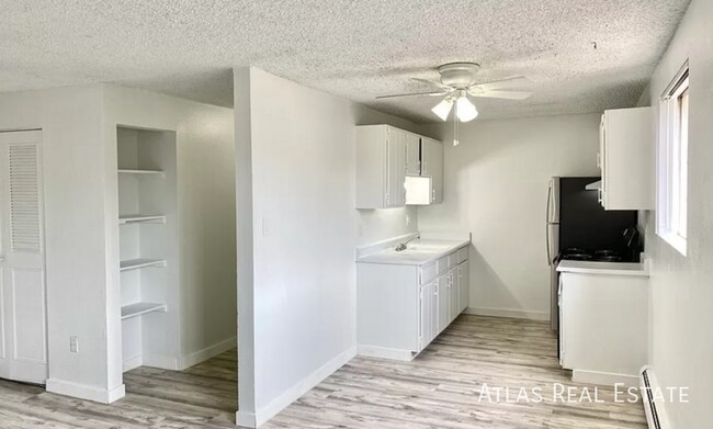 Foto del edificio - 15571 E 13th Ave