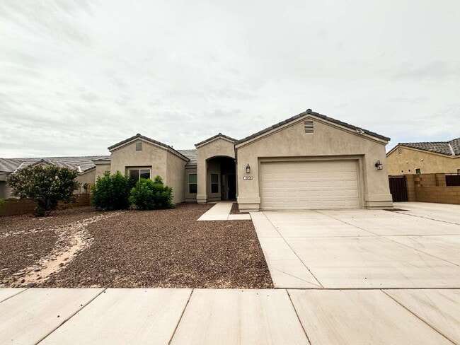 Building Photo - Well-Maintained and Updated 3-Bedroom + De...
