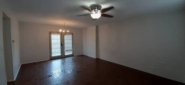 Foto del edificio - 2207 Montclair Dr