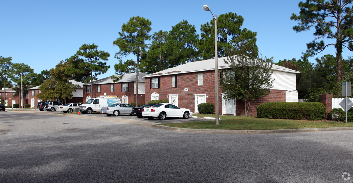 Building Photo - Charleston Manor