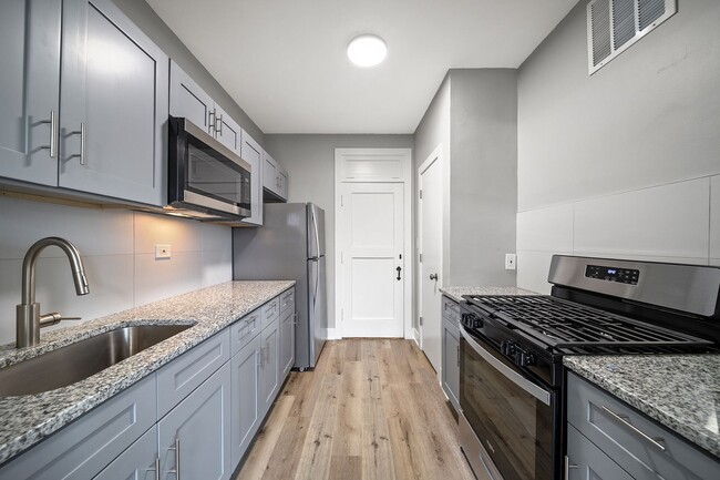 Foto del edificio - Newly Remodeled Vintage Charm with 21st Ce...