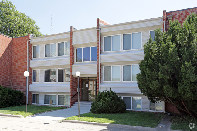 Building - Jackson Square Apartments