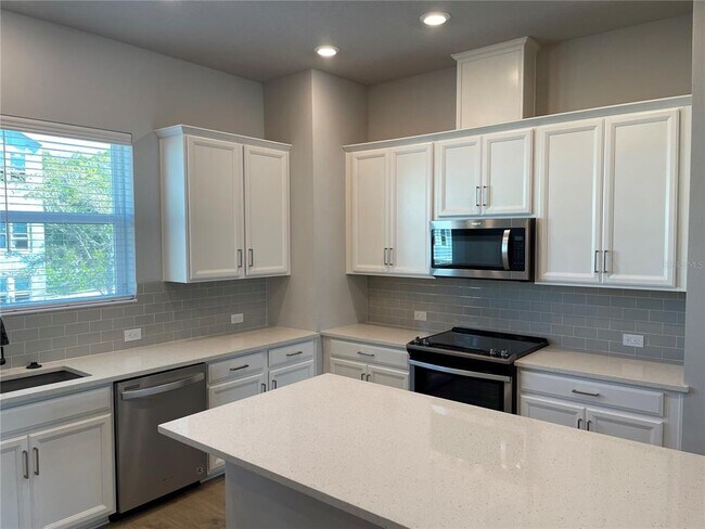 Building Photo - 2413 Ezzell Ct